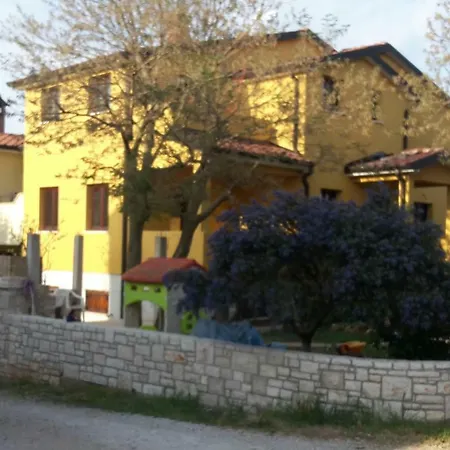 Renato Apartment Basanija Exterior photo